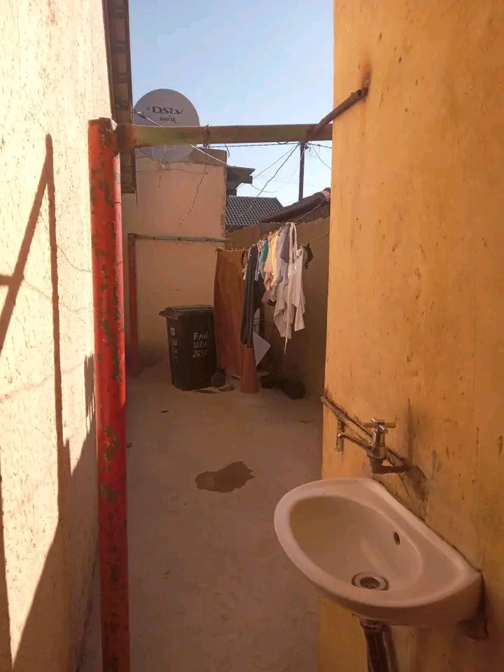 Spacious rooms available at ext 6. r1600
no   in Ebony Park