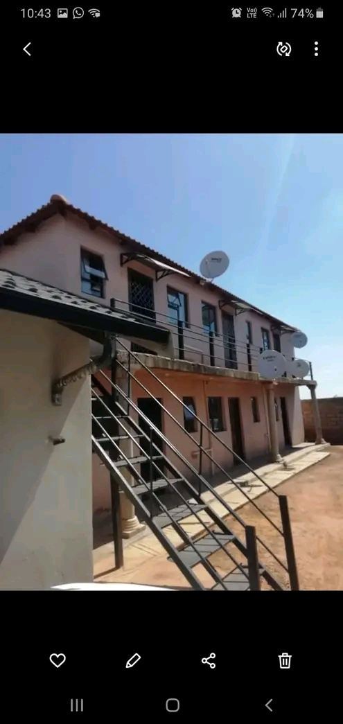 Room with own shower available for rent
rent  in Greenvillage