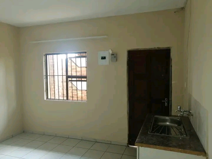 Room to rent, 4146 liberia street  (9 guatame  in Cosmo City