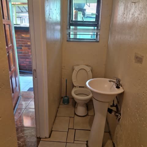 Comfortable cottage available in a safe area   in Turffontein