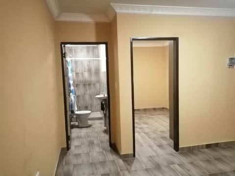Rental next to mall
1 bedroom cottage 
r440  in Birch Acres