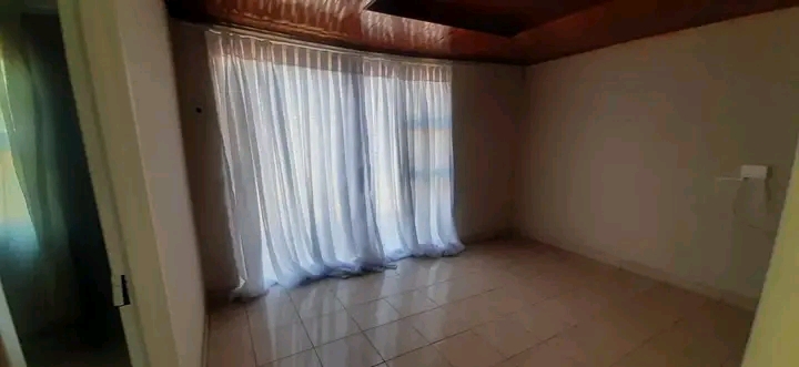 Zone 2 
fitted kitchen 
lounge 
full bathr  in Pimville
