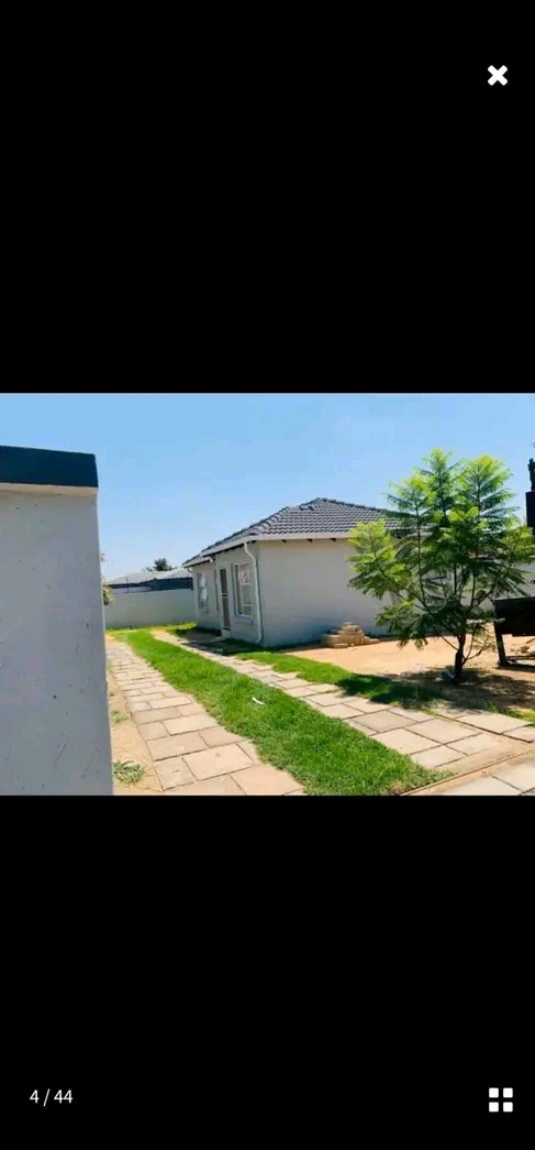 3 bedroom and 1 bathroom house to rent at ext  in Cosmo City