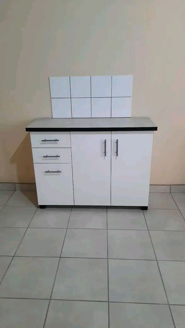 Ensuite available immediately for rental with  in Naturena