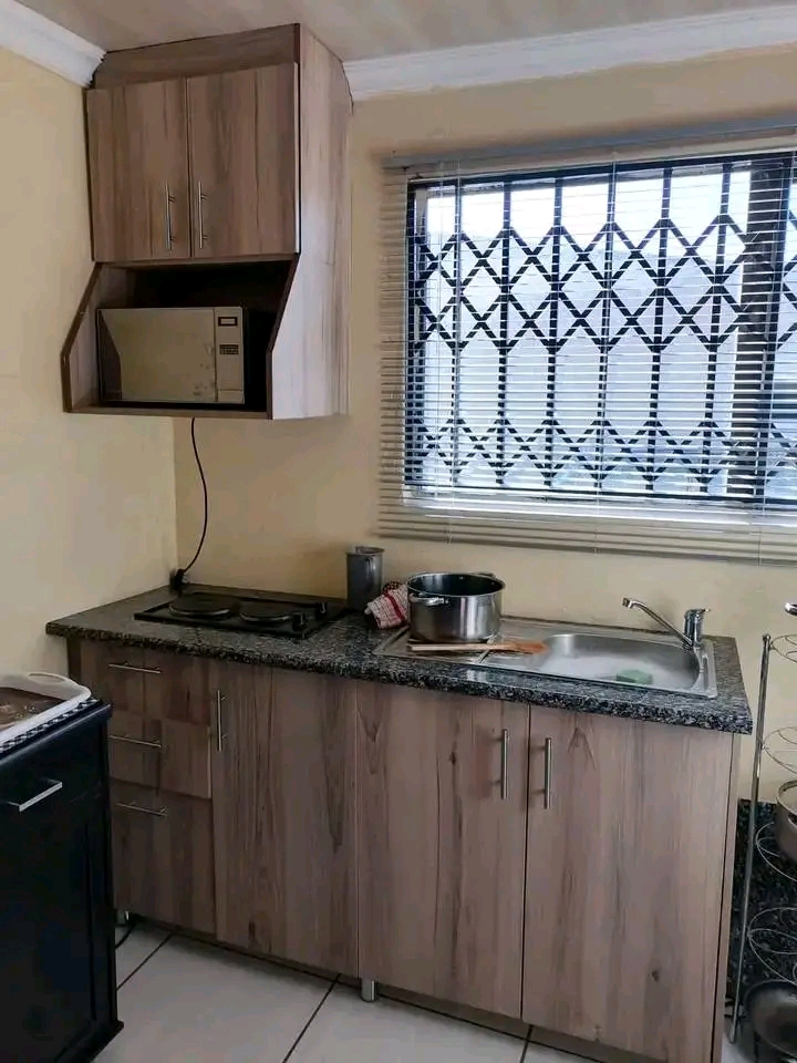 Bachelor room available at ext 8 near thuto l  in Vosloorus