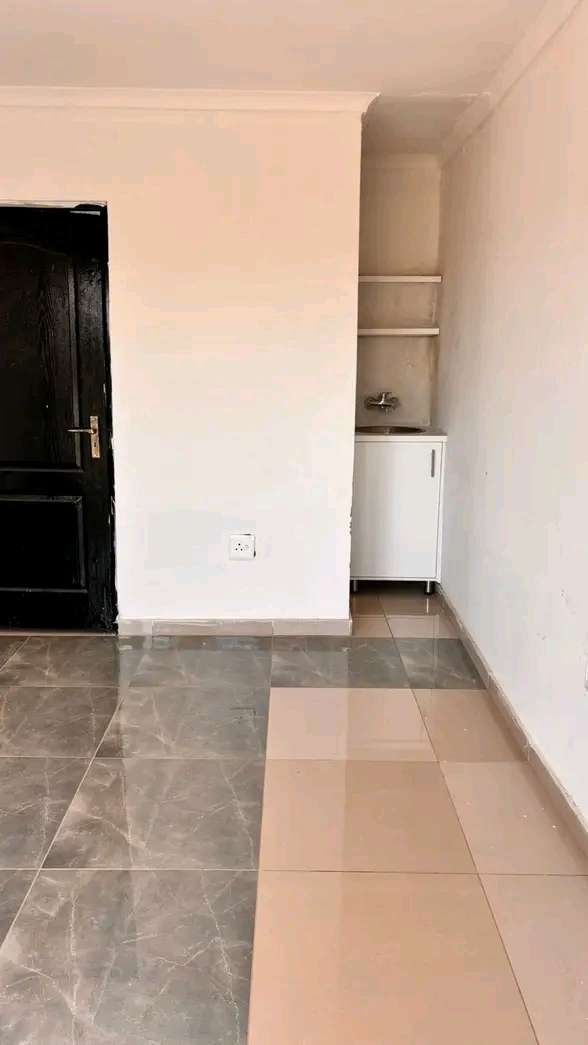 Bachelor apartments available for rental shor  in Spruitview