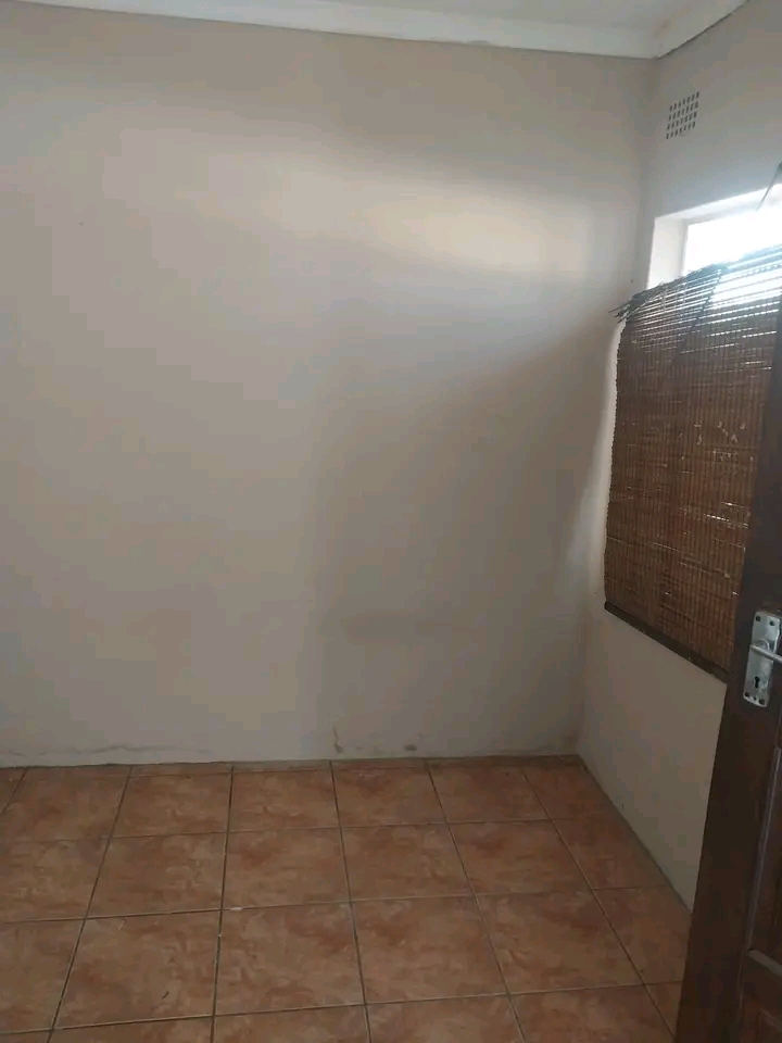 🏡 medium-sized room to rent in zola 1 , so  in Zola