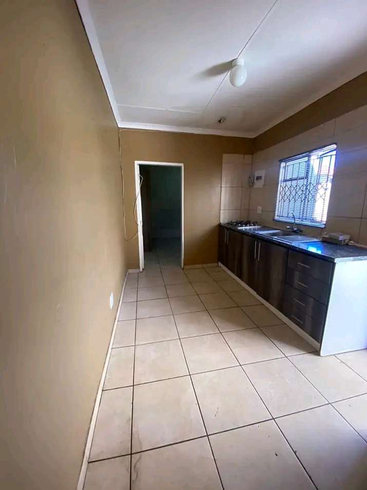 One fitted  bedroom  cottage, comes with  fit  in Birch Acres