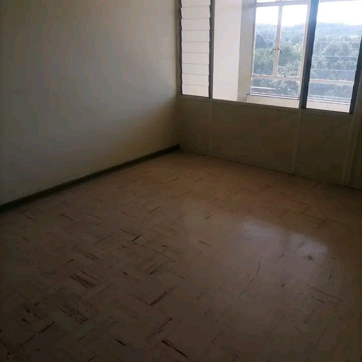 A balcony available for a lady with inbuilt w  in Pretoria