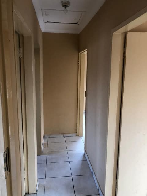 2 bedroom house coming with a  fitted kitchen  in Norkem Park