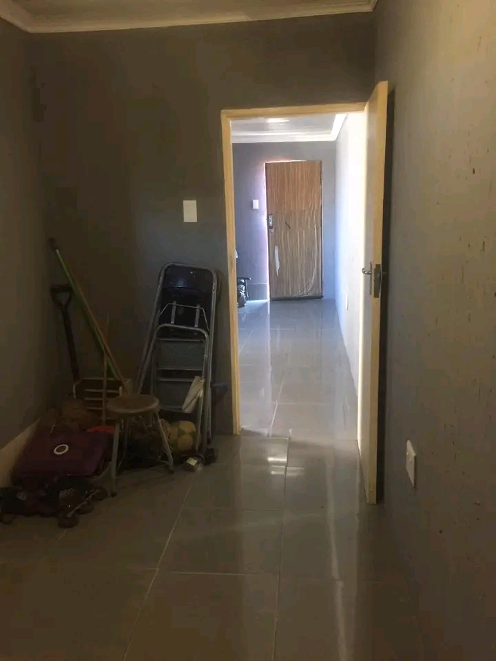 2 and half room to rent at ext 2 close to mol  in Moleleki