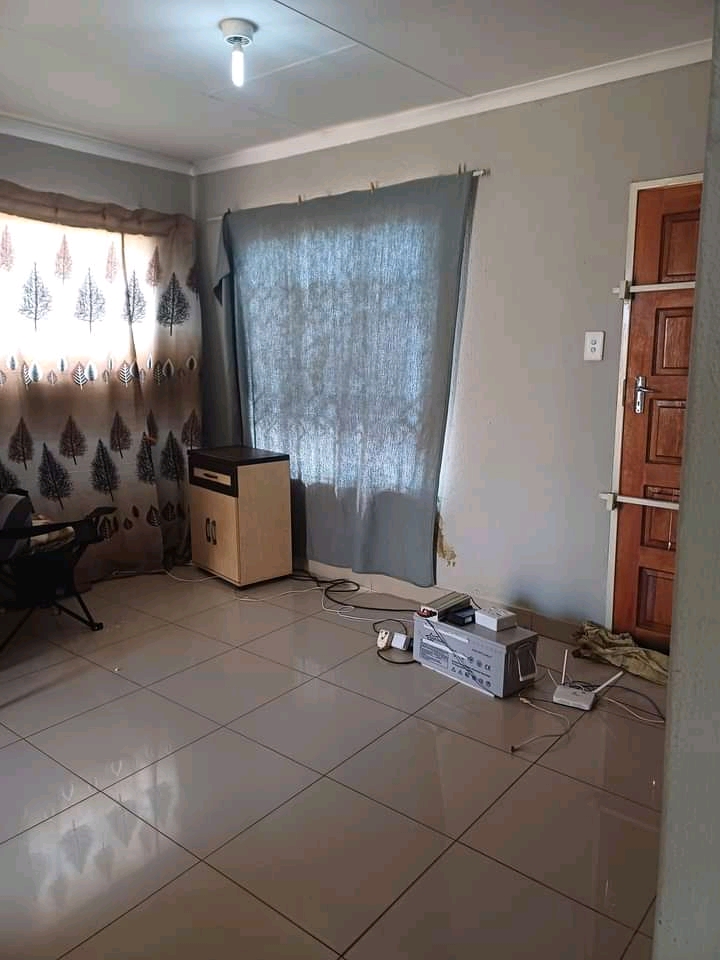 
2 bedroom house available immediately for r  in Protea Glen