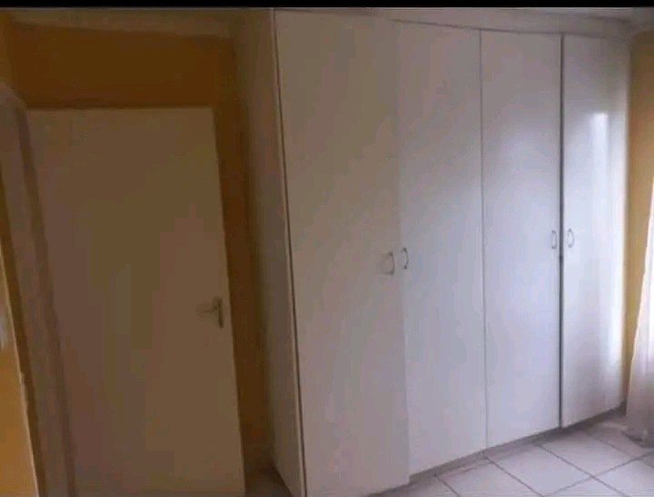 Stand alone house available to rent at x 20�  in Windmill Park