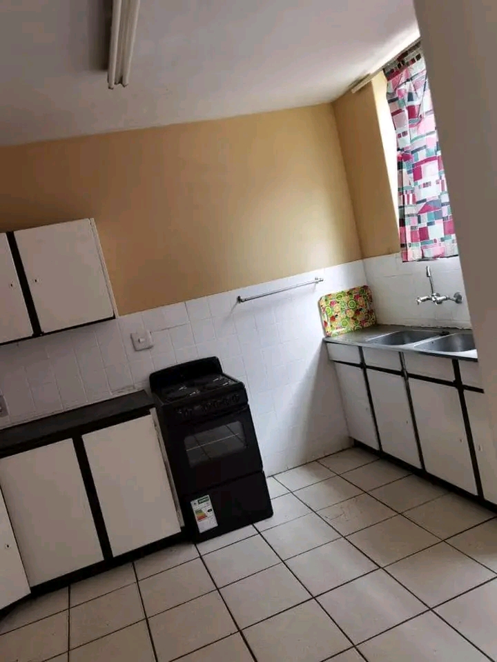 Room available on 1st of september at corner   in Sunnyside