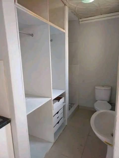 Bachelor room available in phase 3 rent 3500   in Diepkloof