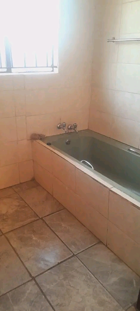 2 bedroom house available for immediate occup  in Protea Glen