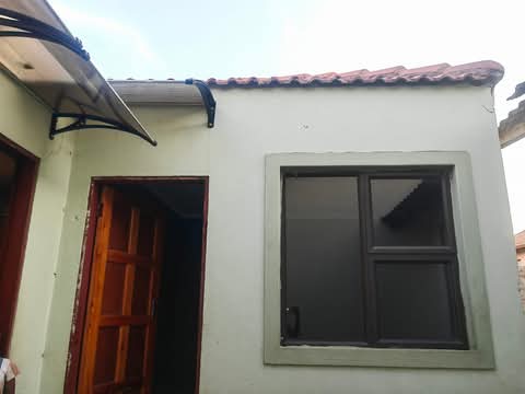 Room to rent at ext 11 
water and electricit  in Protea Glen