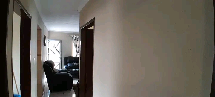 2 bedroom main with ensuit, 2bathrooms, loung  in Leondale