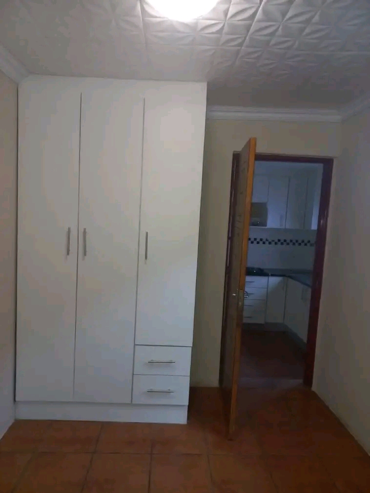 Accomodation available ext 10, it s a 1separa  in Cosmo City