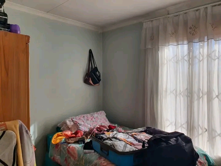 Area:ext 6 house for rental 
rent: r4500
de  in Vosloorus