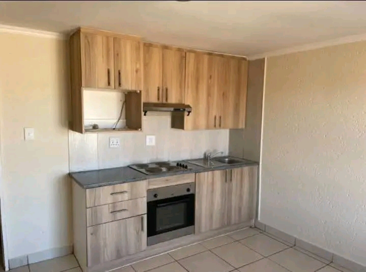 Cottage available for r2800pm 074 345 7903 in  in Randburg