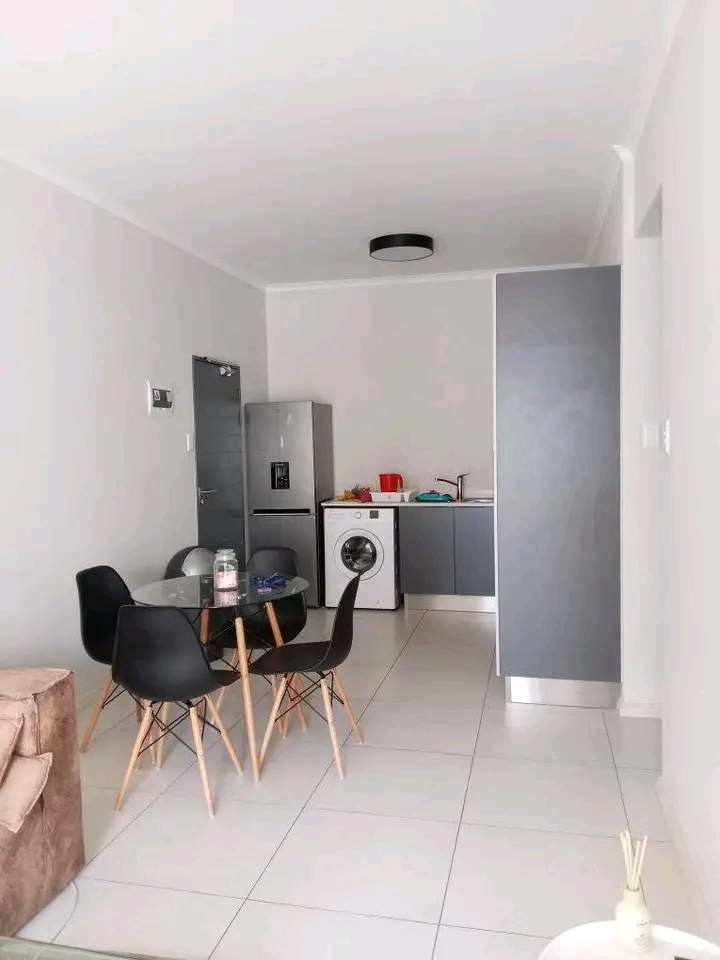 I 93 on new: 2 bedrooms, 2 bathrooms apartmen  in Midrand