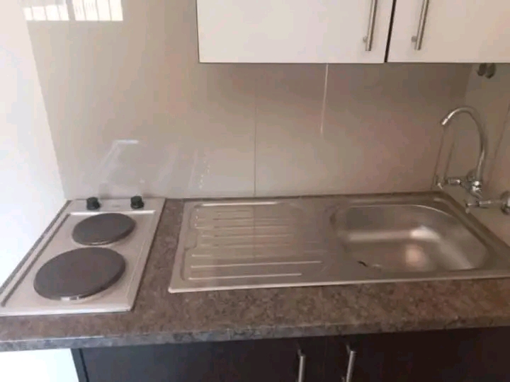 Room available immediately. 
r2650pm + r2650  in Spruitview