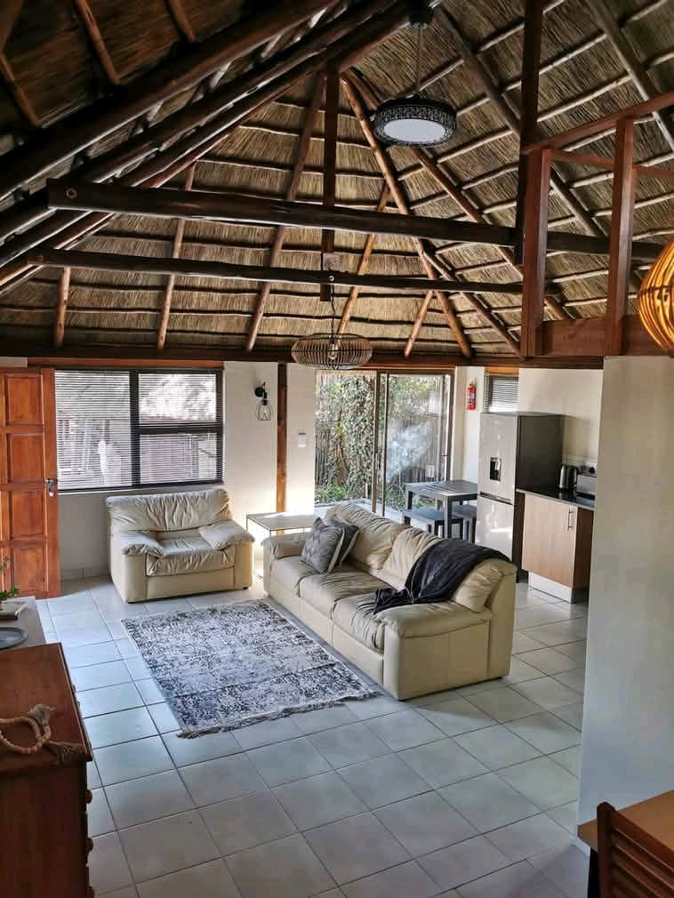 🌿 thatch garden cottage for rent – brand  in Benoni