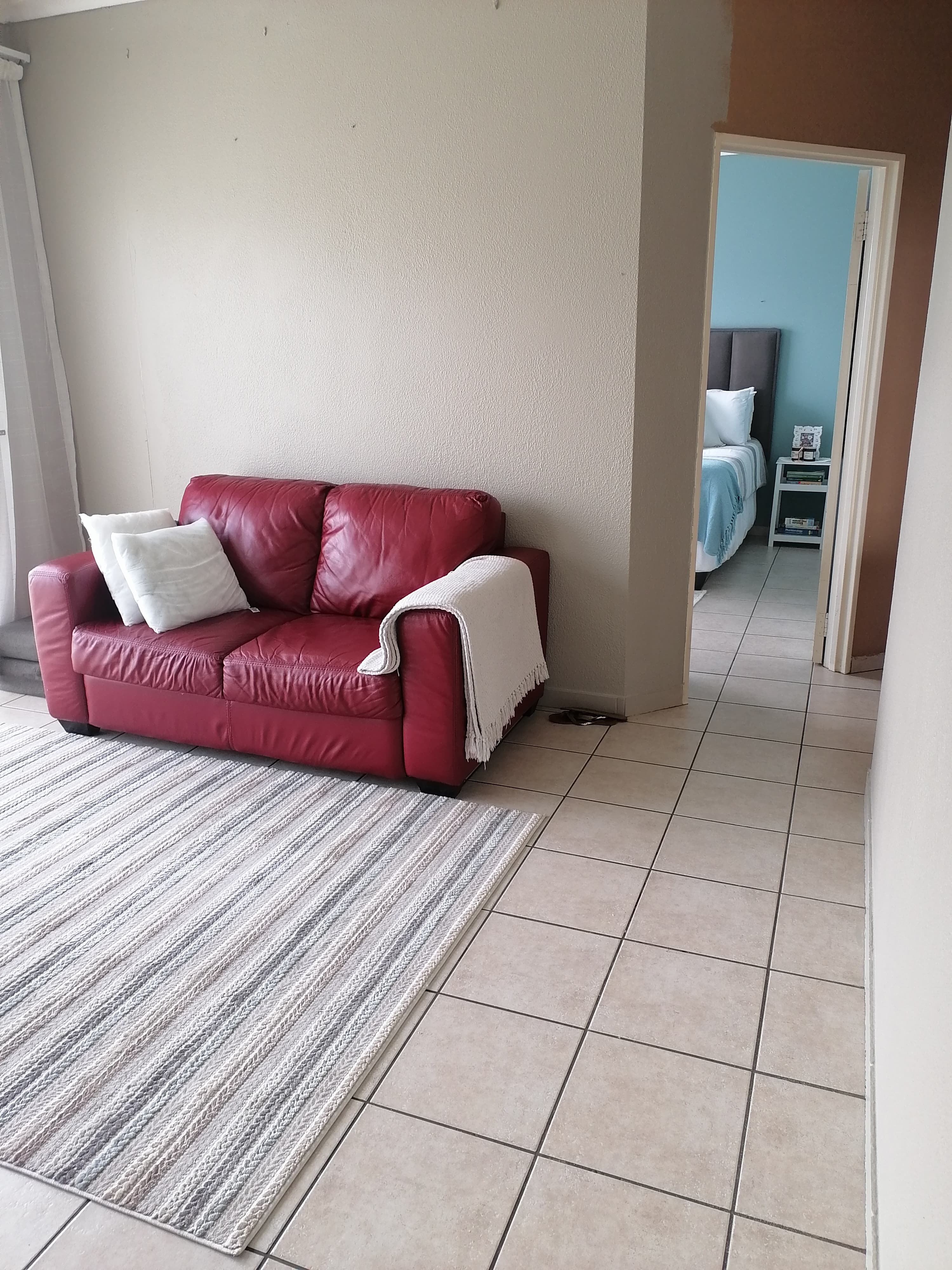  2bed, 1 bath, 1parking,
14 min walk to sout  in Naturena