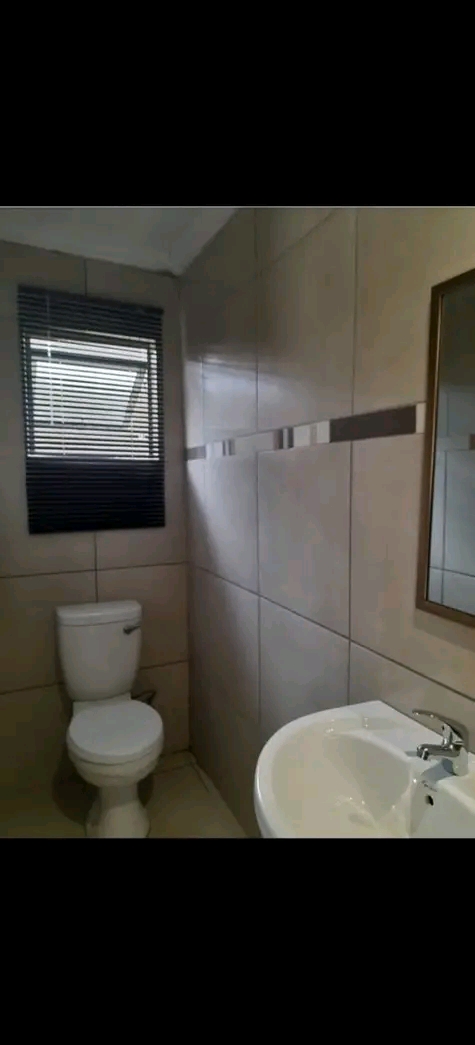 Neat & clean cottage available immediately 
  in Leondale