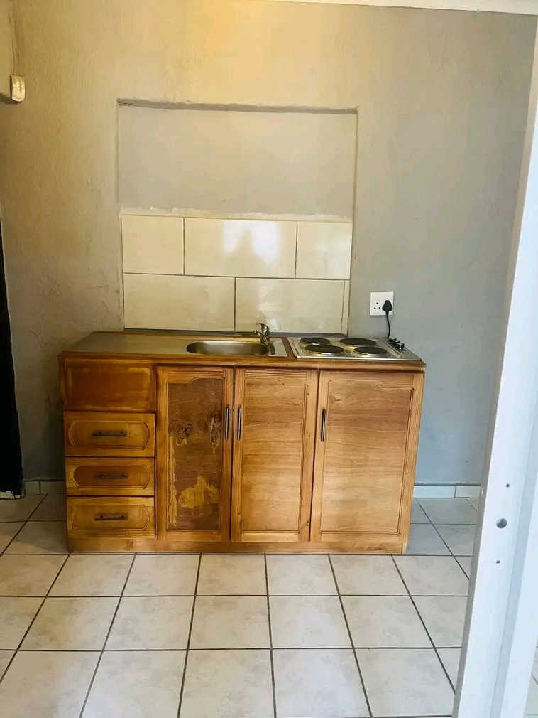•new rental ⛩️
•available immediatel  in Birch Acres