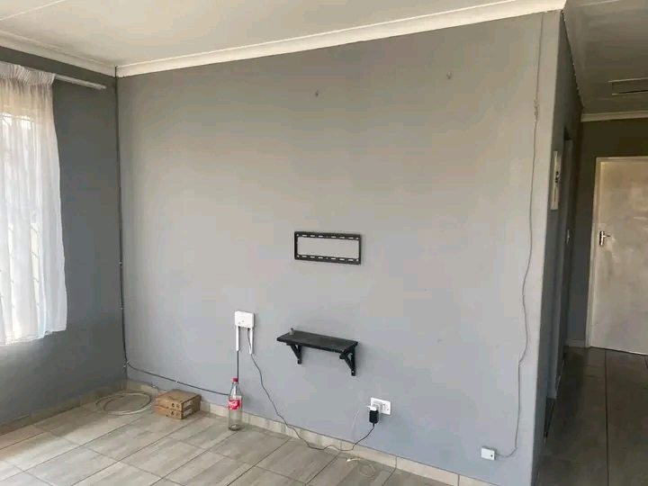Beautiful room to rent available spruitview(p  in Vosloorus