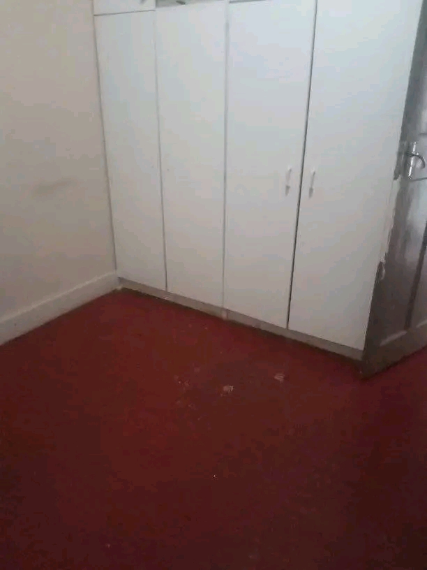 Inside room to rent 1900 38 evans street  inc  in Forest hill