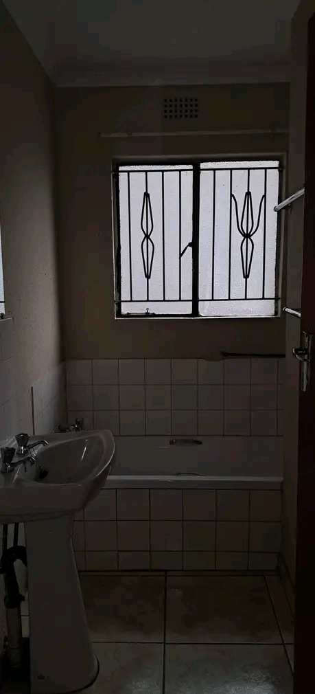 3 bedroom house to rent in ext12 near glen ma  in Protea Glen