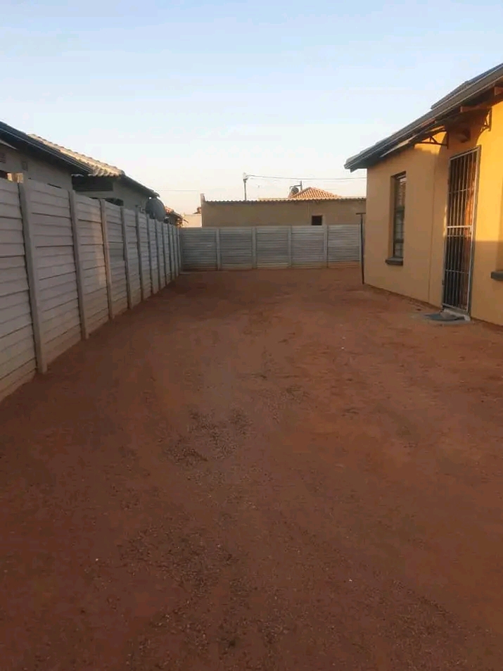 2 bedroom house for rental in soweto ext39 wi  in Protea Glen