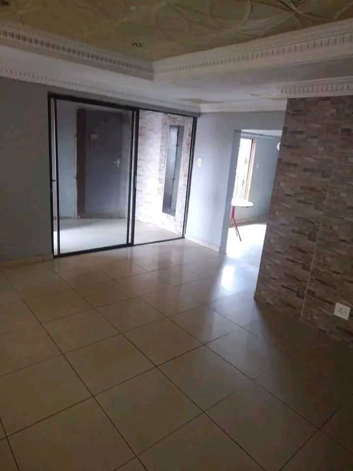 House to rent available immediately
nb: 100�  in Vosloorus