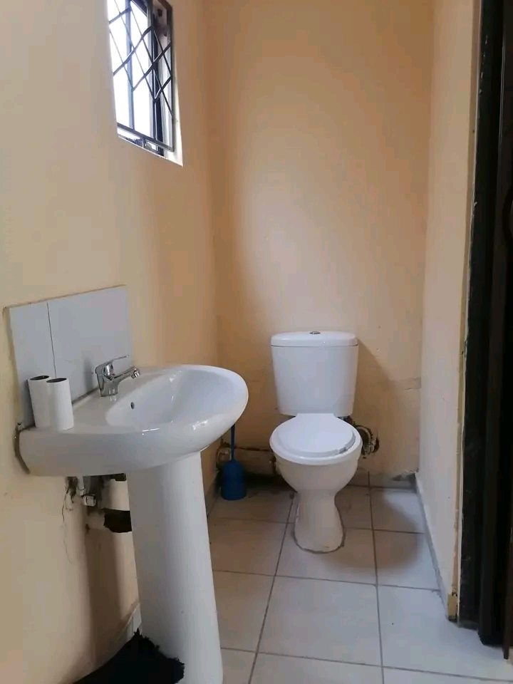 En-suite available for rental in ext 20
💰  in Protea Glen