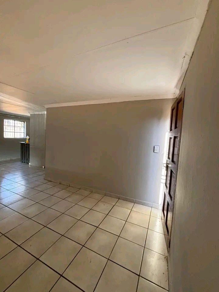 A very spacious cottage to rent comes with fi  in Old Birch Acres