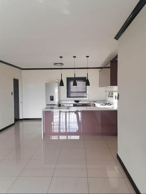 3 bed apartment 
available now
a spacious d  in Blue Hills