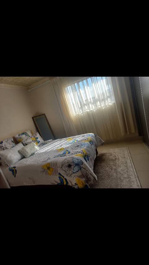 R4500 plus 4500 deposit 
2 bedrooms
prepaid  in Mondeor