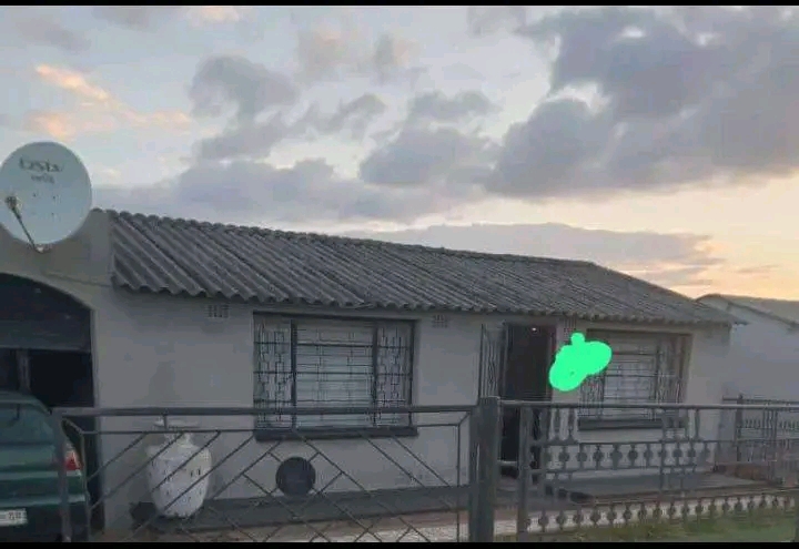 3500 2 bedroom house to rent immediately zone  in Meadowlands