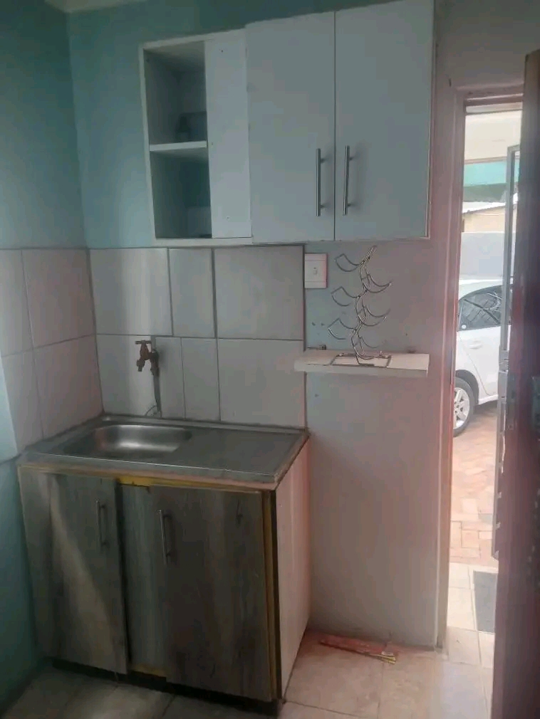 Cottage to rent. water included electricity i  in Lombardy East