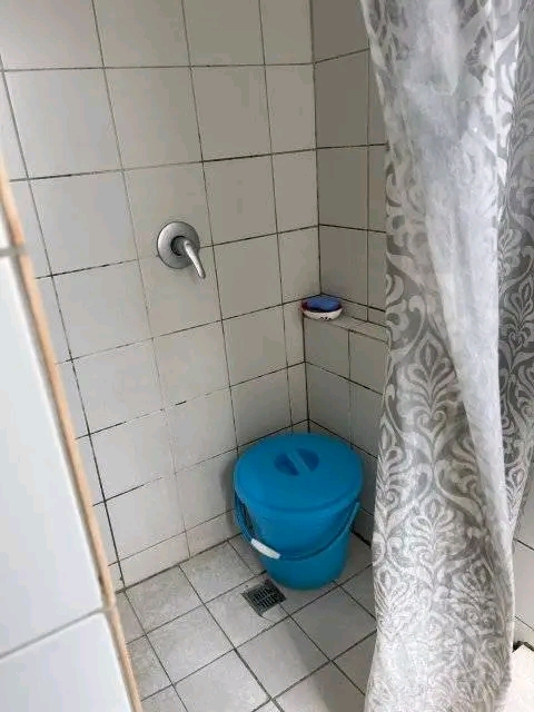 A bachelor apartment available in corllet dri  in Bramely