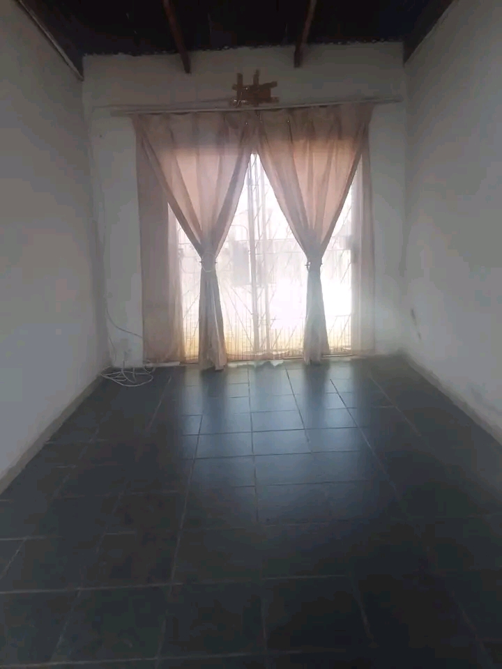 Garage avaliable for rental of r1300 at block  in Snake Park