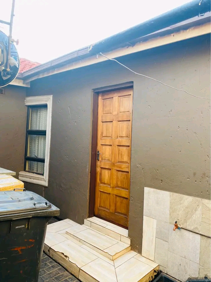 A very spacious bachelor unit to rent at ext   in Protea Glen