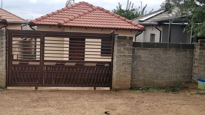 2 bedroom house for rental
📌nb:agent fee   in Clayville