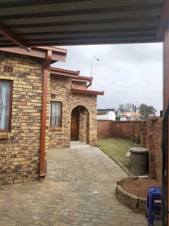 Rental house zone 4 next to immink drive, the  in Diepkloof