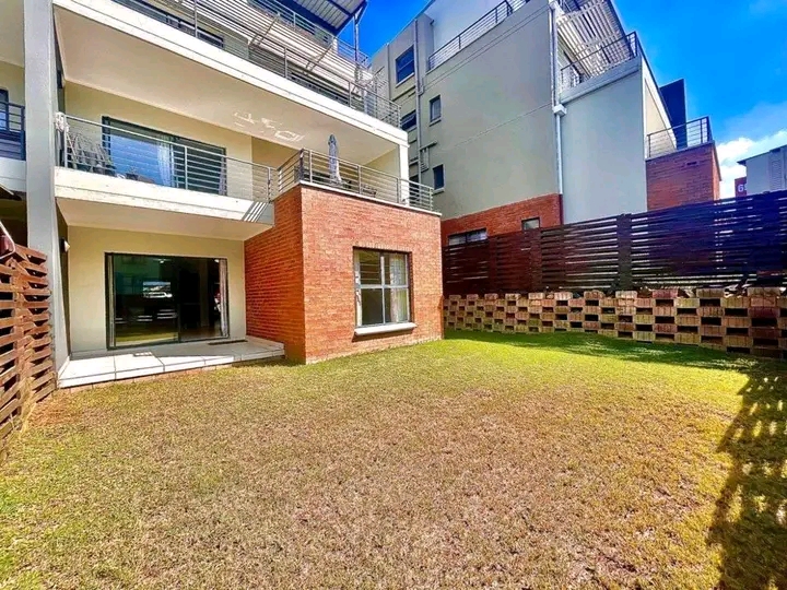 **3 bedroom 2 bath apartment for rent for r12  in Fourways