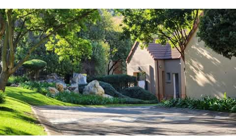 Come home to one of the most beautiful and re  in Constantia Kloof