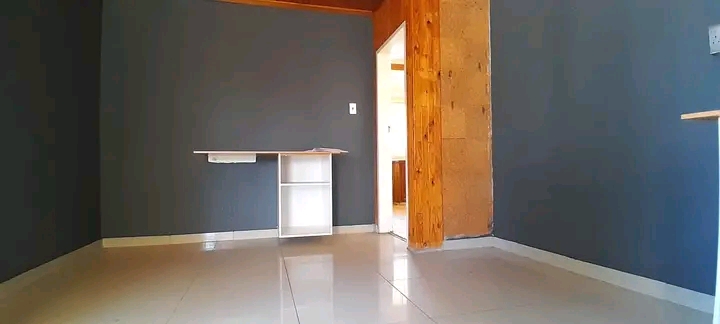 Communal house: room to rent in ce2 r2500

  in Vanderbijlpark